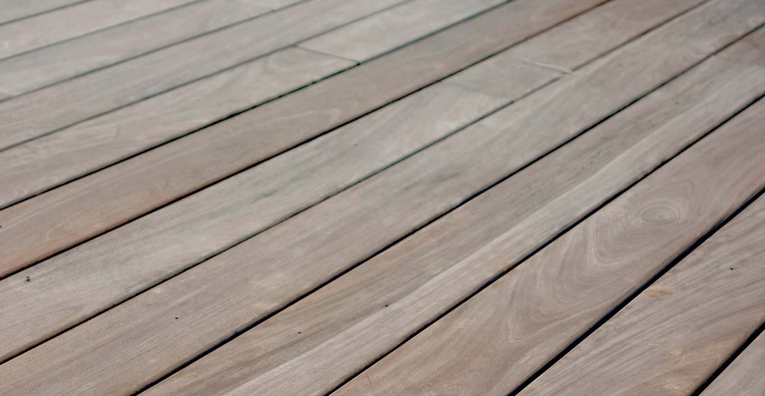 Thermo Esche Terrassenboden Holz Terrasse mit einem Terrassenboden aus Thermo Esche vom terrassensystem.ch